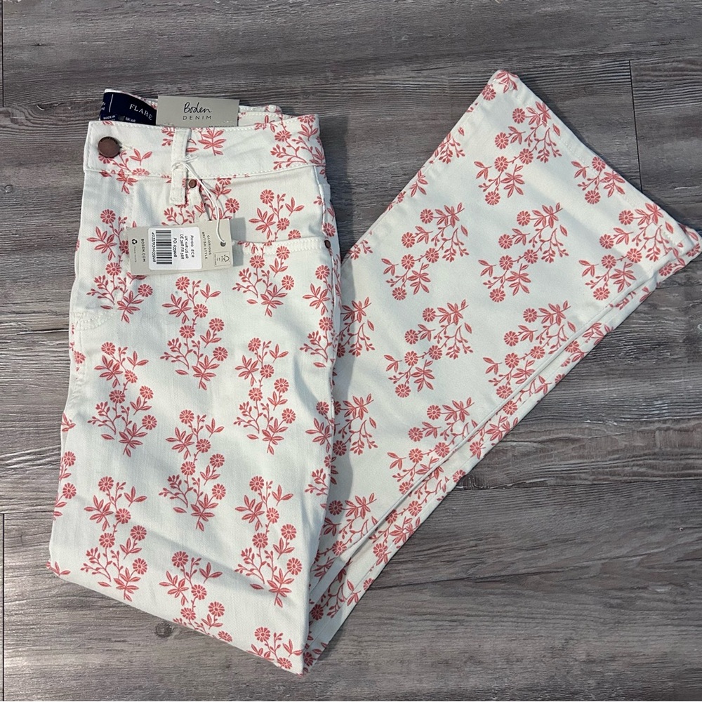 NWT Boden Ankle Flared Jeans with Floral Print